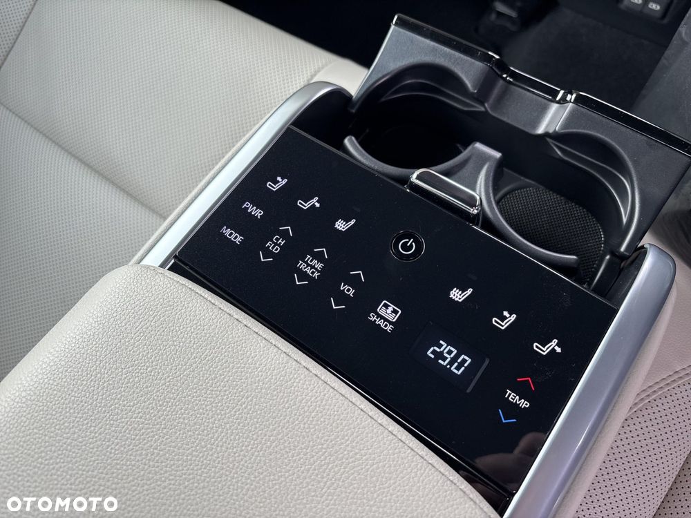 Toyota Camry - 10