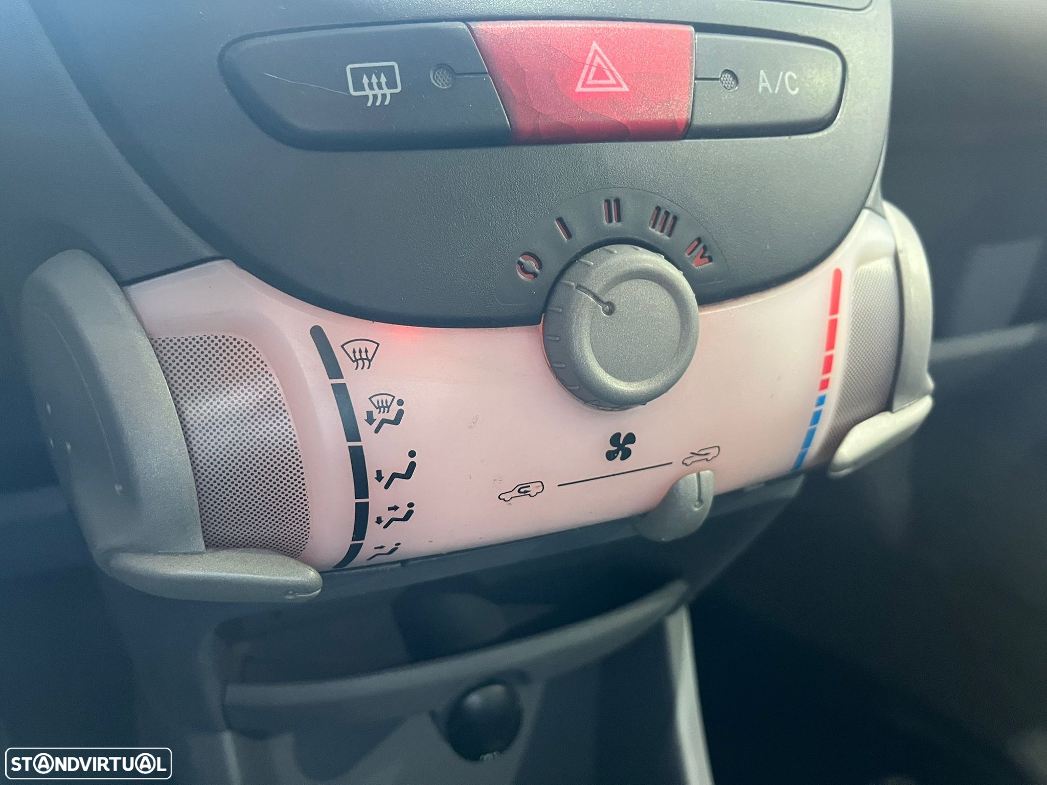 Toyota Aygo 1.0 Blue Edition - 17