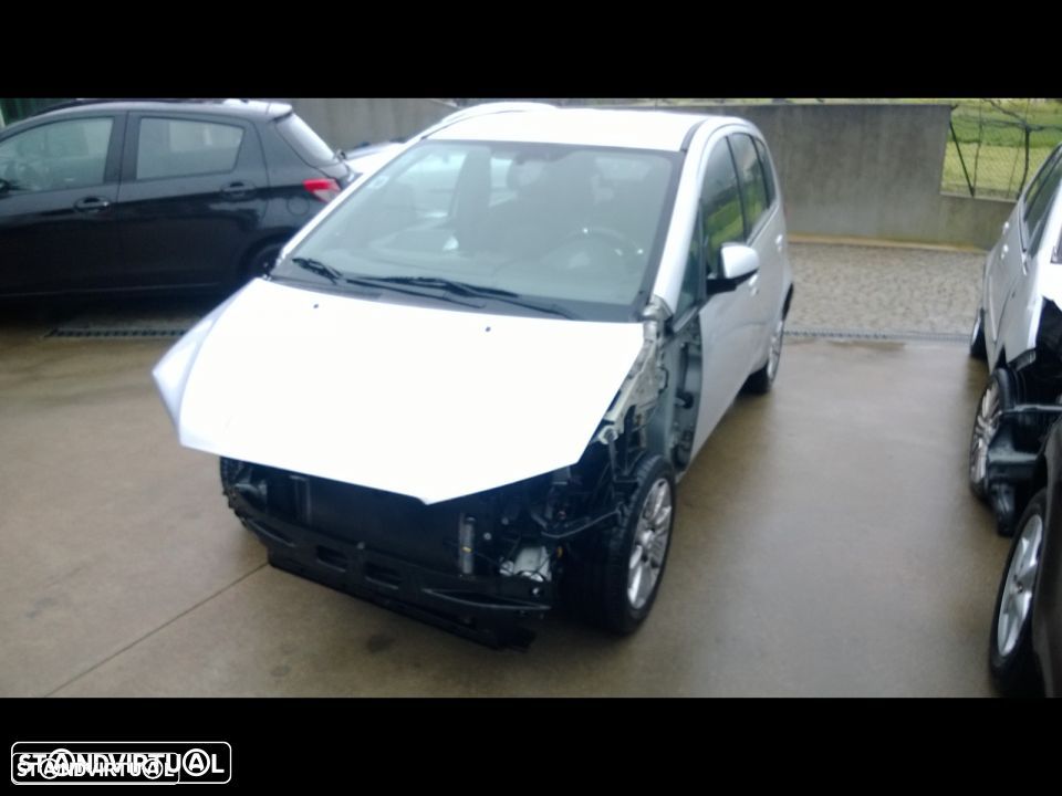 Mitsubishi Colt 2011 para peças - 2