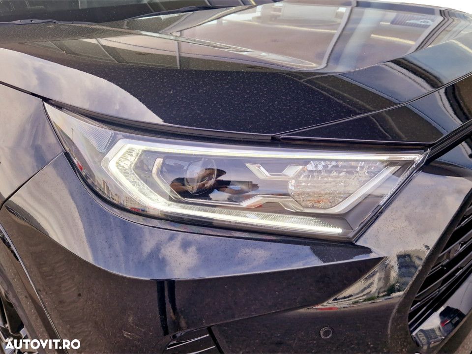 Toyota RAV4 - 10