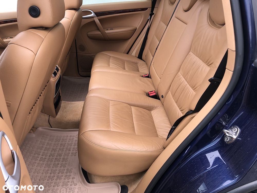 Porsche Cayenne - 10