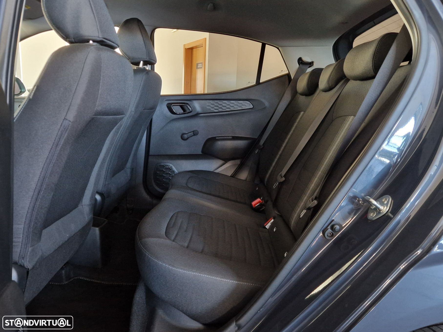 Hyundai i10 1.0 Comfort AMT - 11