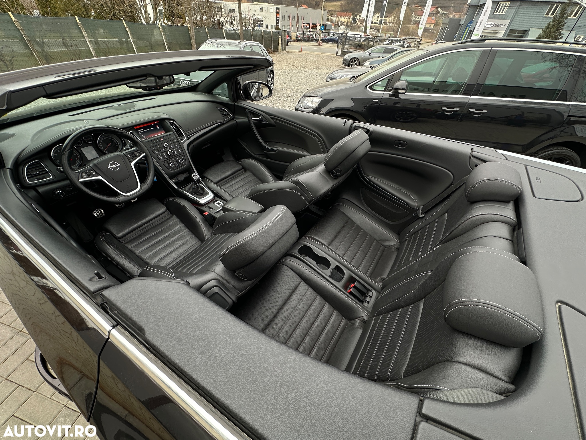 Opel Cascada 2.0 CDTI ECOTEC Start/Stop Cabriolet - 32