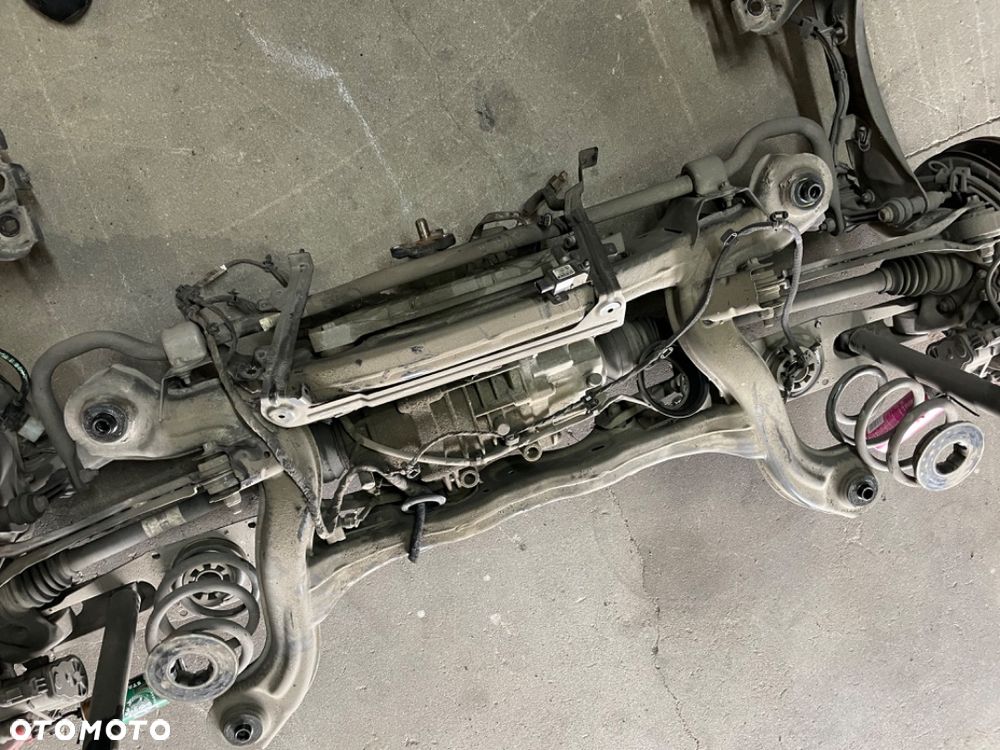 mercedes CLA 118 A177 AMG wahacz Piasta  amortyzator drazek tylne tylny - 2