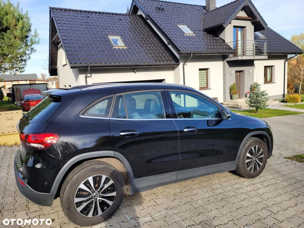 Mercedes-Benz GLA 200 - 2