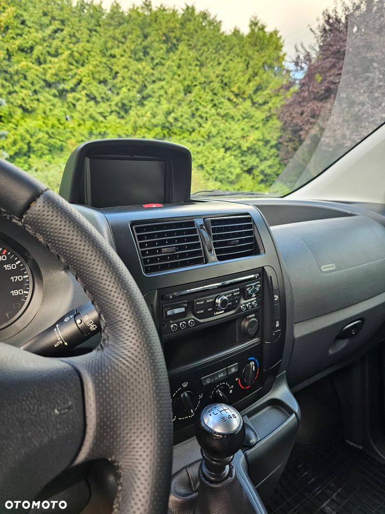 Peugeot EXPERT - 13