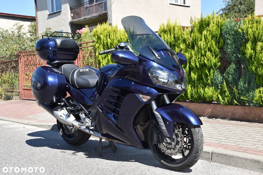 Kawasaki GTR - 4
