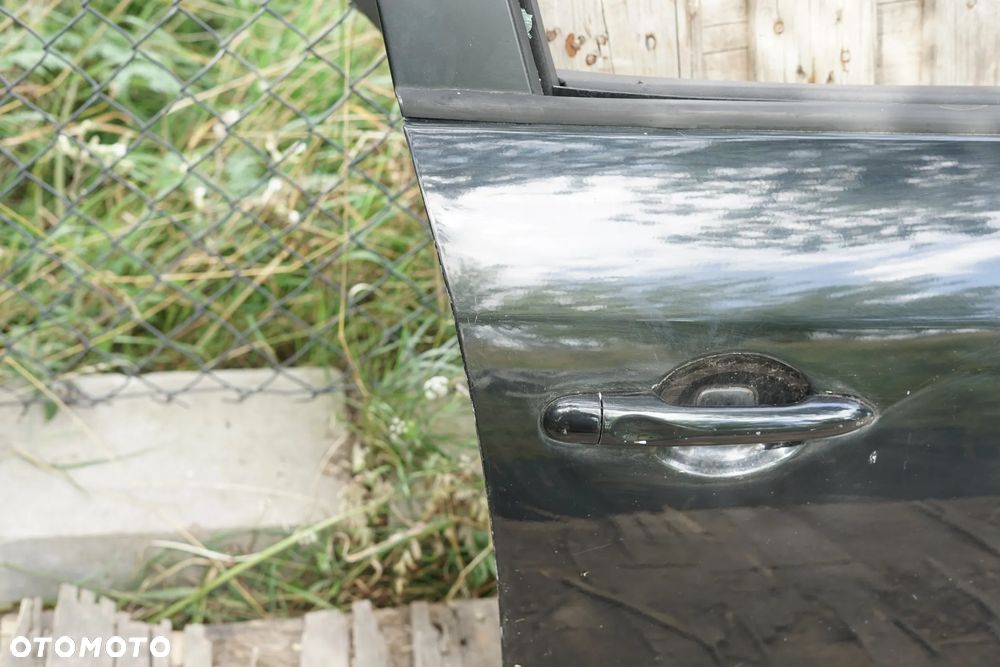 Drzwi przód przednie prawe Renault Megane III Kombi NV676 - 2