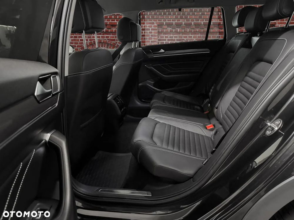 Volkswagen Passat Alltrack 2.0 TDI SCR 4Motion DSG - 23