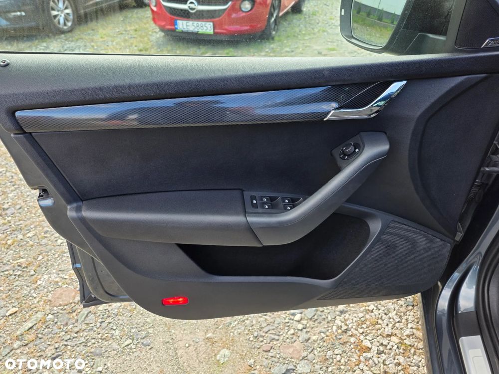 Skoda Octavia Combi 2.0 TSI (Green tec) DSG RS - 36