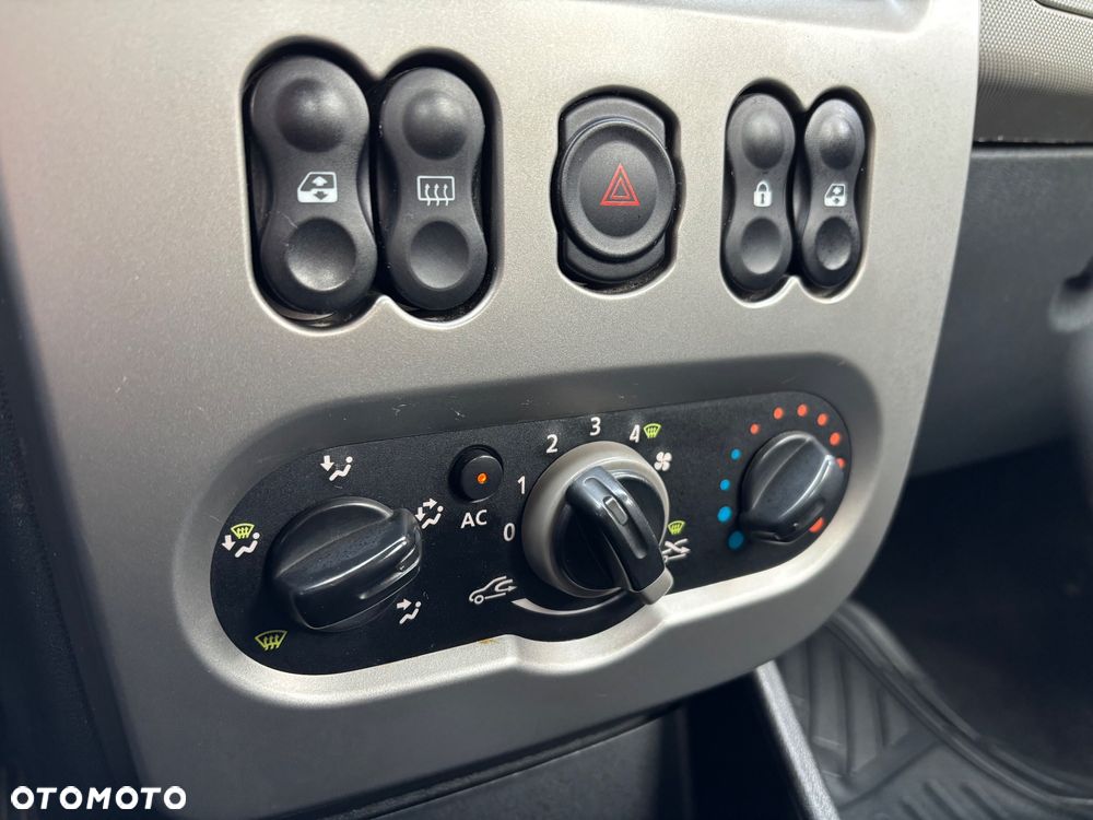 Dacia Sandero 1.2 16V Laureate II - 16