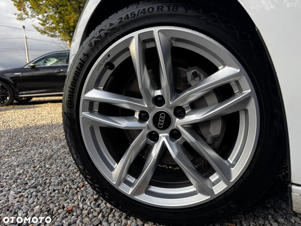 Audi A4 Avant 40 TDI S tronic S line - 16