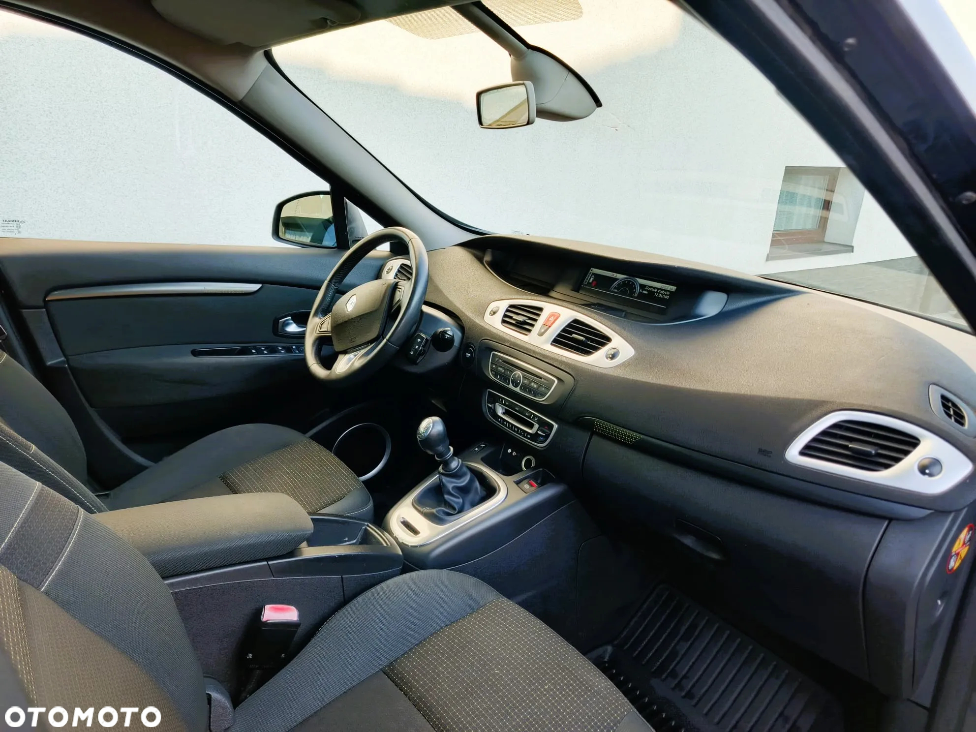 Renault Scenic 1.4 16V TCE Privilege - 11