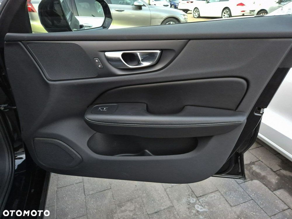 Volvo V60 B4 D Geartronic Momentum Pro - 29