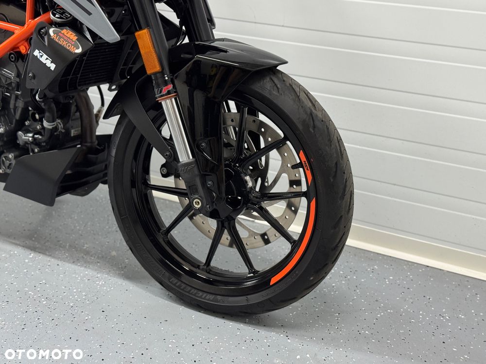 KTM Duke 125 - 9