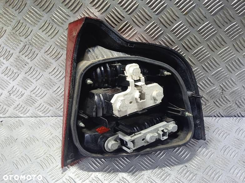 LAMPA LEWA TYLNA VOLVO S80 - 2