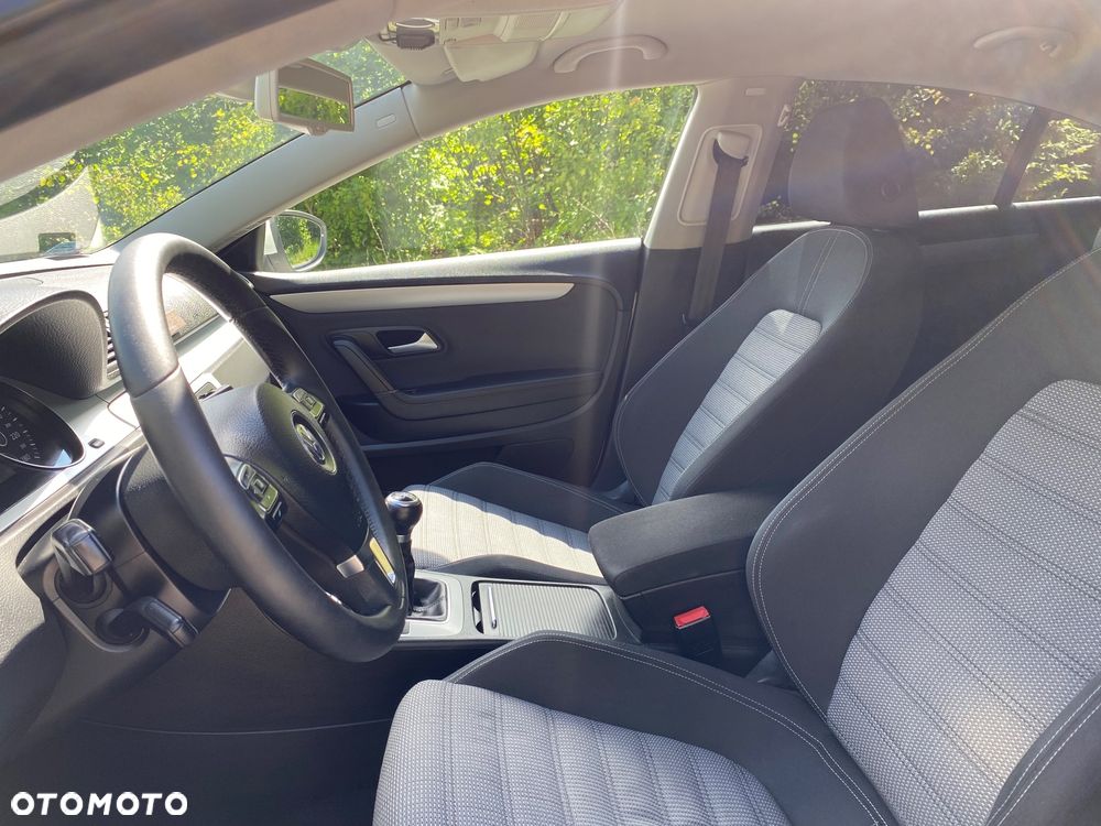 Volkswagen Passat CC - 18