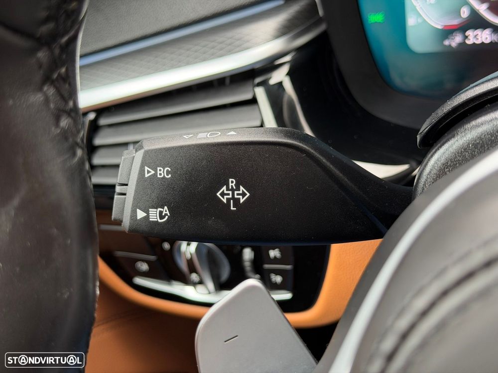 BMW 530 e Pack M - 34