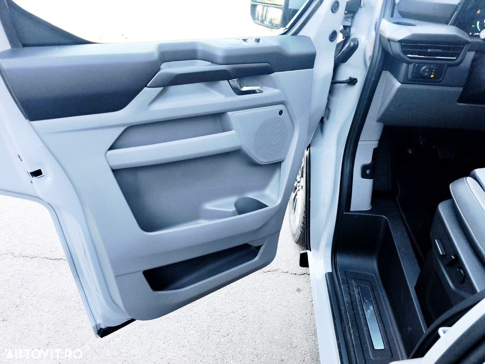 Ford Tourneo Custom - 15