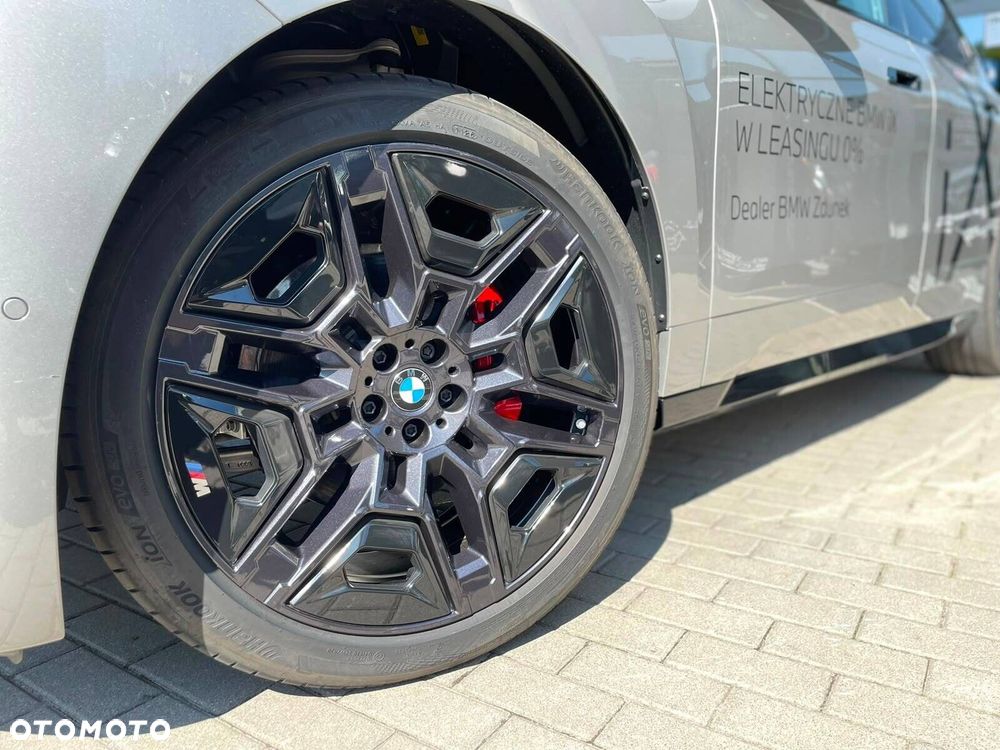 BMW iX - 36