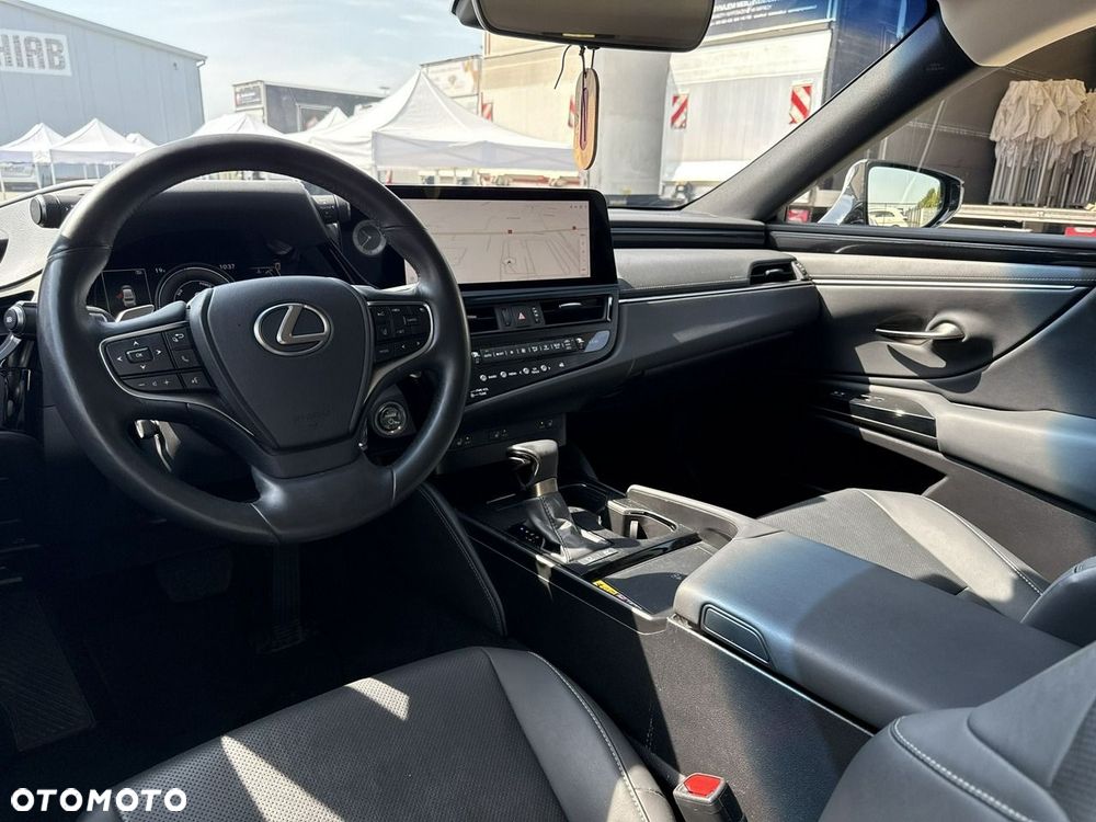 Lexus ES 300h Business Edition - 13