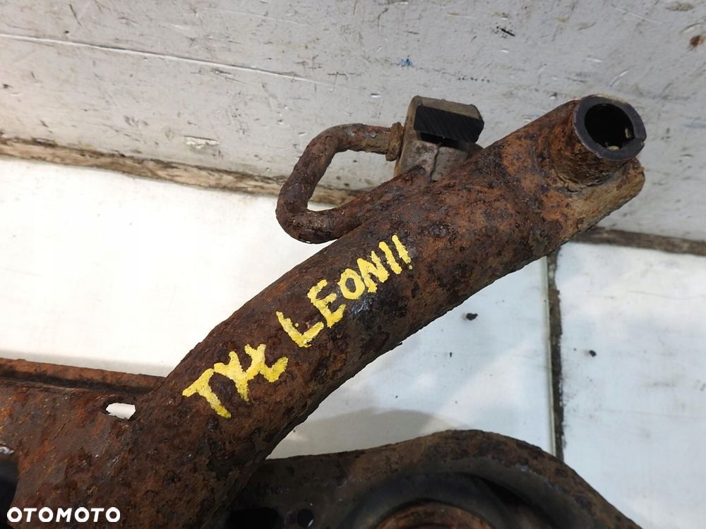 WÓZEK SANKI TYŁ SEAT LEON II - 2