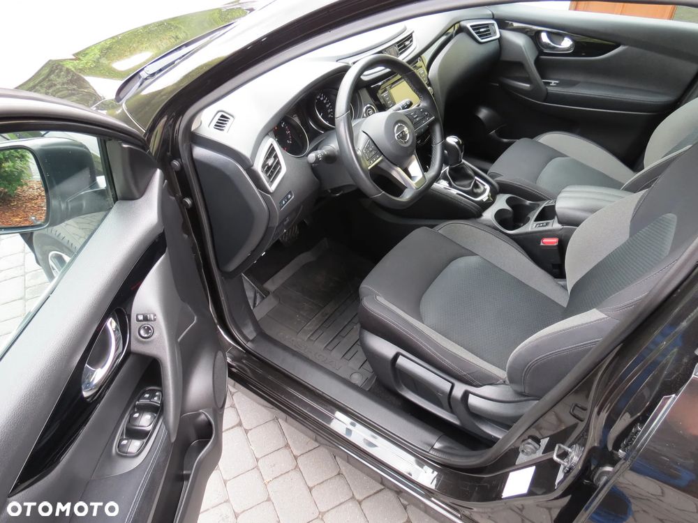 Nissan Qashqai 1.3 DIG-T DCT ZAMA - 27