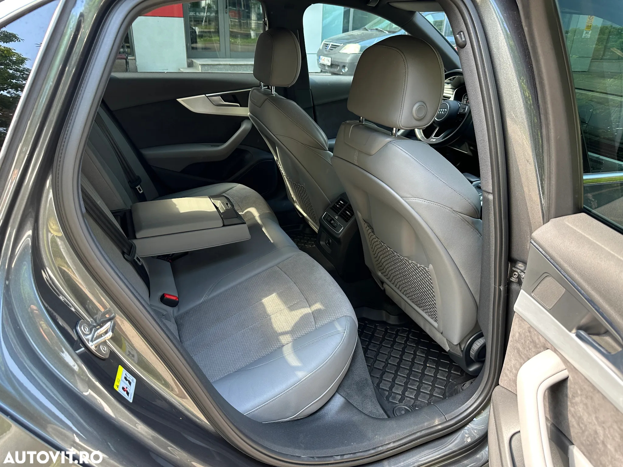 Audi A4 Avant 2.0 40 TDI quattro S tronic S Line - 15