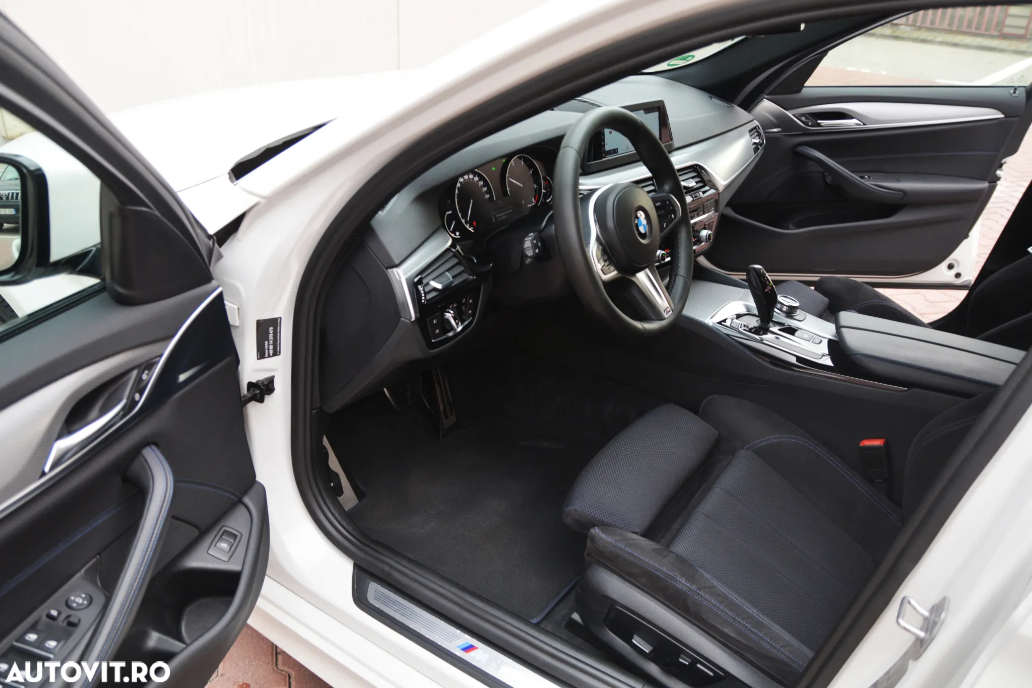 BMW Seria 5 520d Aut. - 9