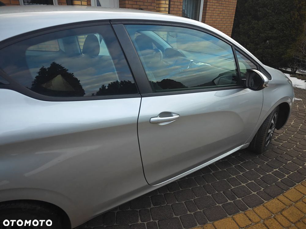 Peugeot 208 e-HDi 92 Stop&Start Allure - 20