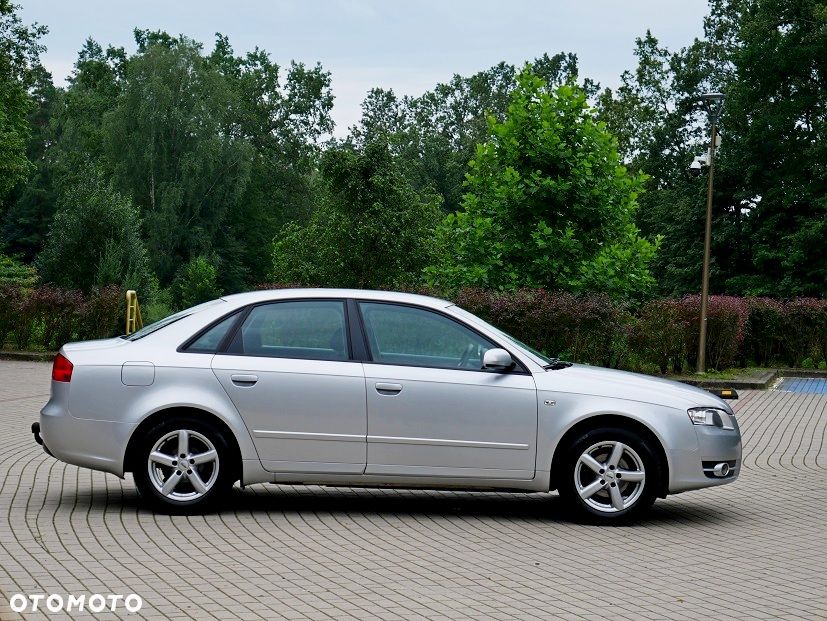Audi A4 Limousine - 9