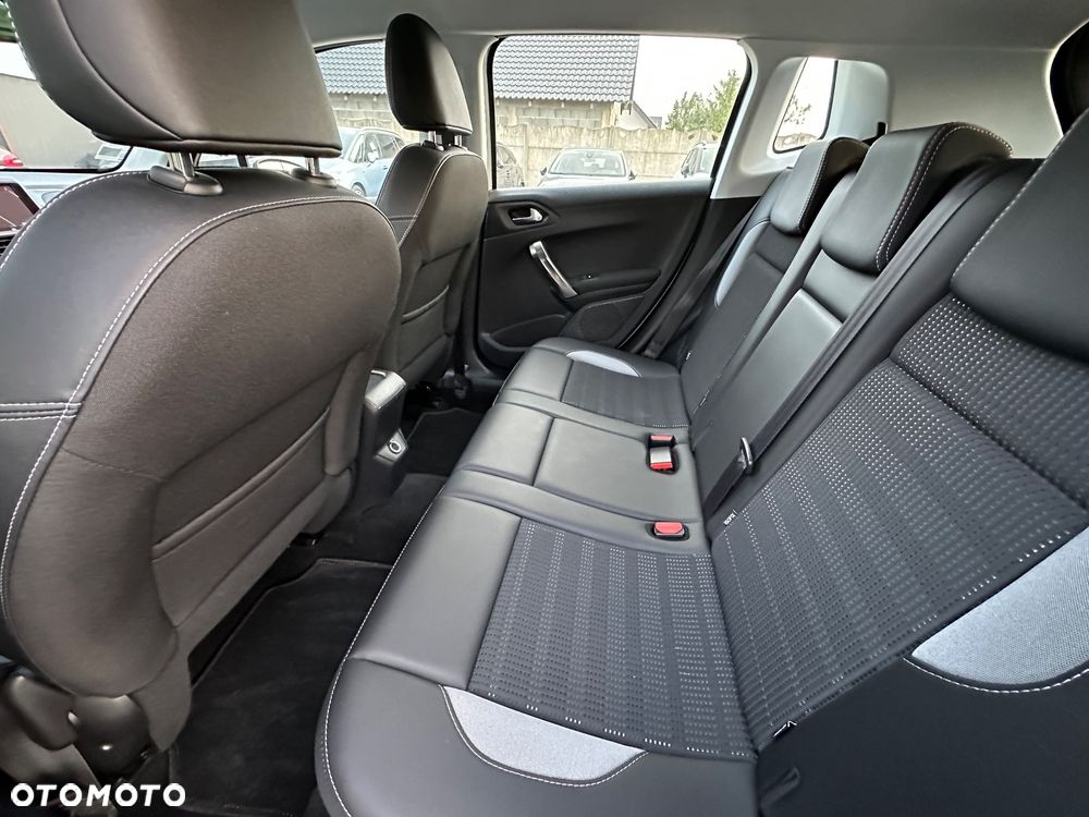 Peugeot 2008 1.2 Pure Tech Active S&S EAT6 - 23