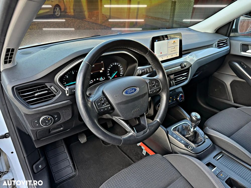 Ford Focus 1.5 EcoBlue Start-Stopp-System COOL&CONNECT DESIGN - 29
