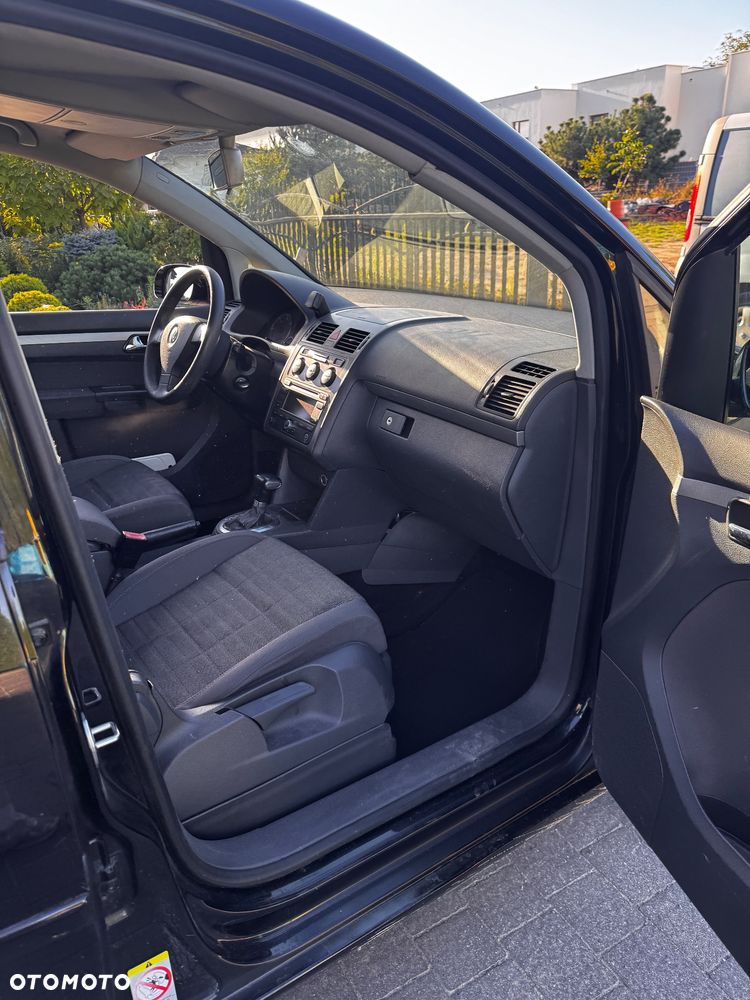 Volkswagen Touran 1.9 TDI DPF Trendline DSG - 36