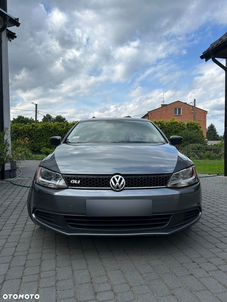 Volkswagen Jetta - 3