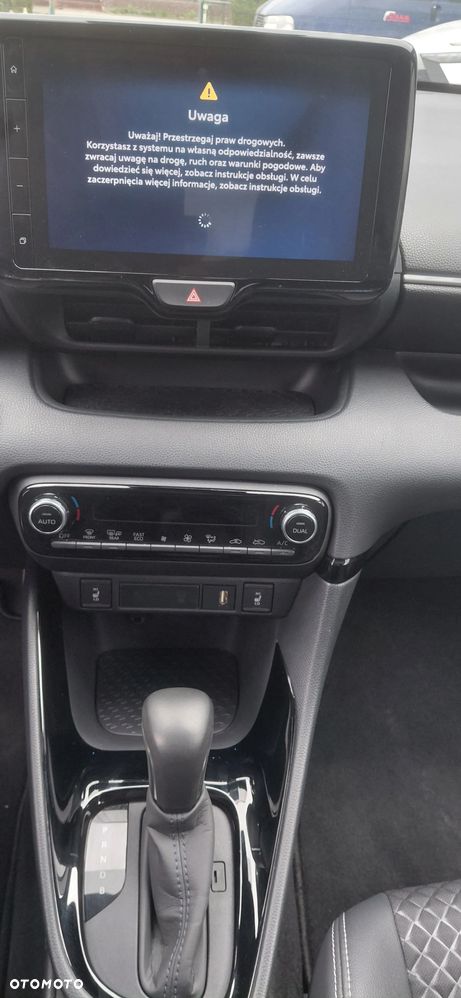 Toyota Yaris Hybrid 1.5 Style - 10