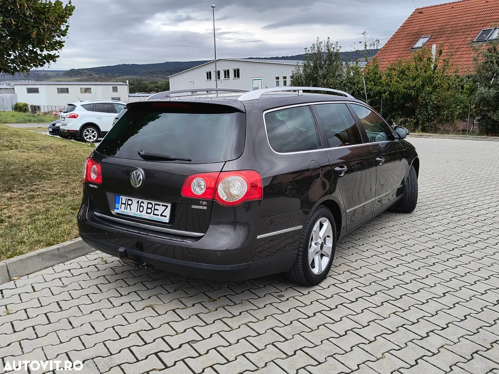 Volkswagen Passat - 4