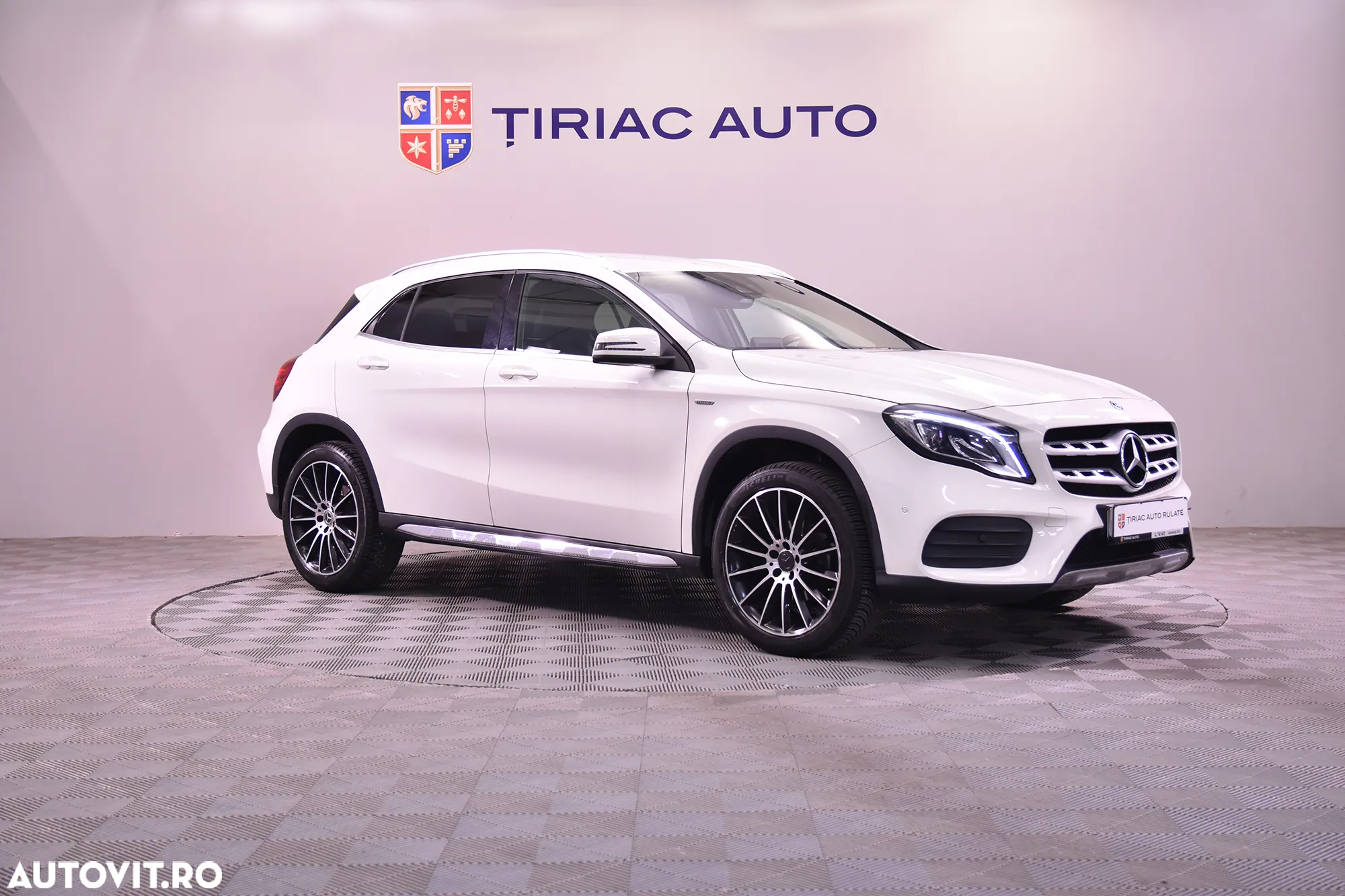 Mercedes-Benz GLA - 7