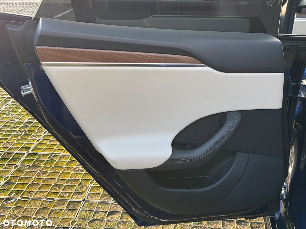 Tesla Model S Long Range AWD - 19