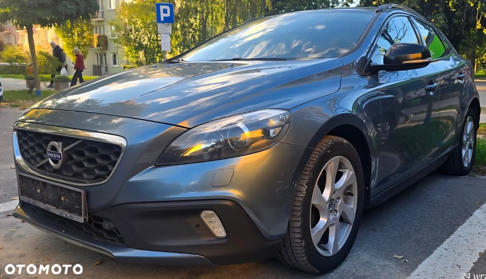 Volvo V40 Cross Country - 4