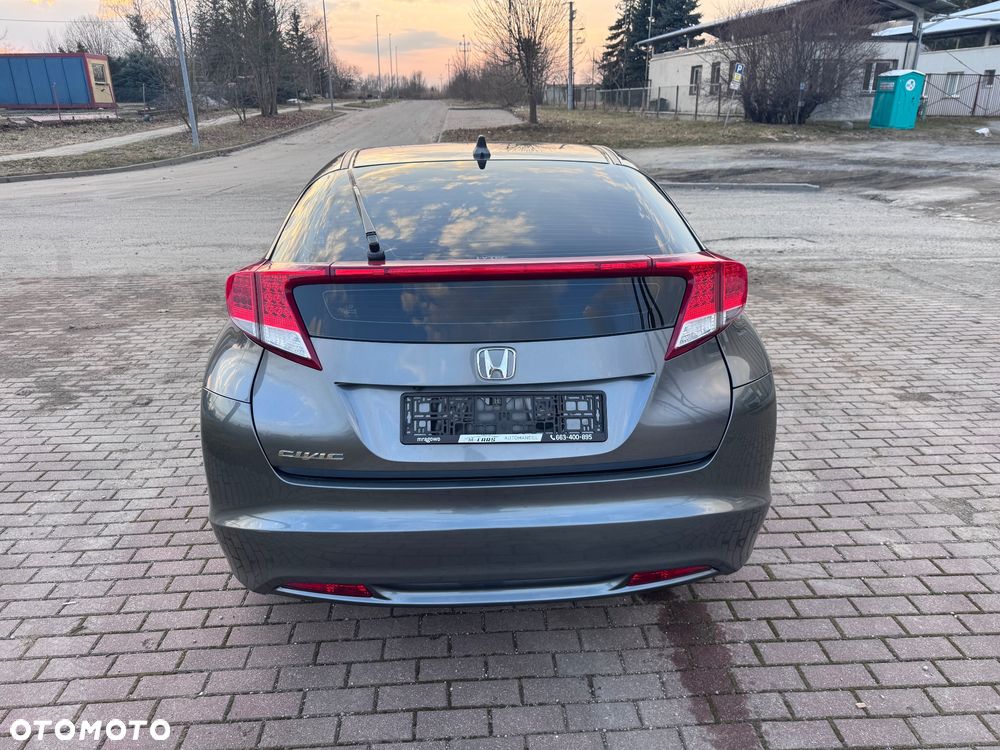 Honda Civic 1.8 i-VTEC Automatik Executive Black Edition - 6