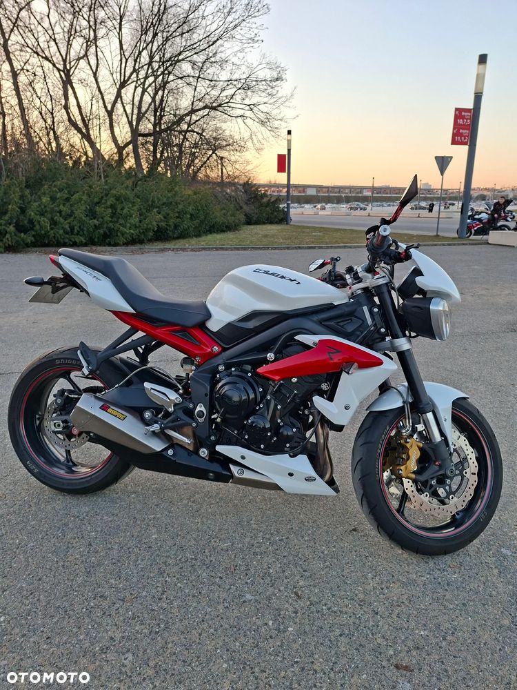 Triumph Street Triple - 6
