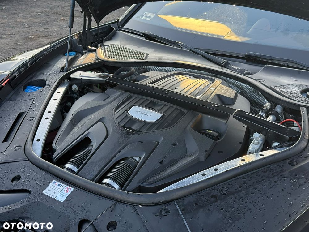 Porsche Panamera 4S - 7