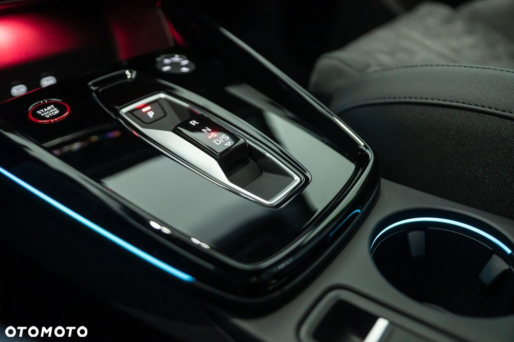 Audi RS3 Limousine - 24