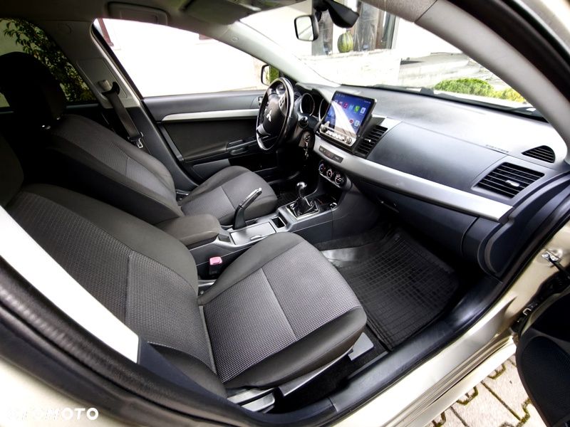 Mitsubishi Lancer - 31