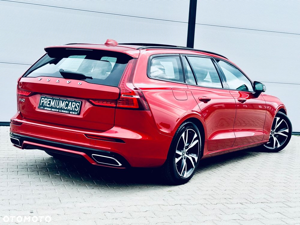 Volvo V60 B3 B R-Design - 3