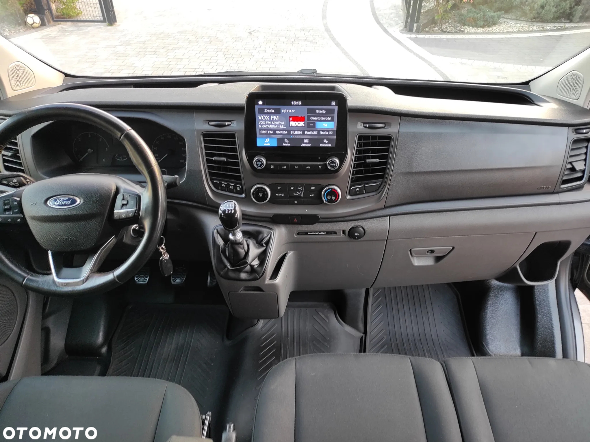 Ford Tourneo Custom - 21
