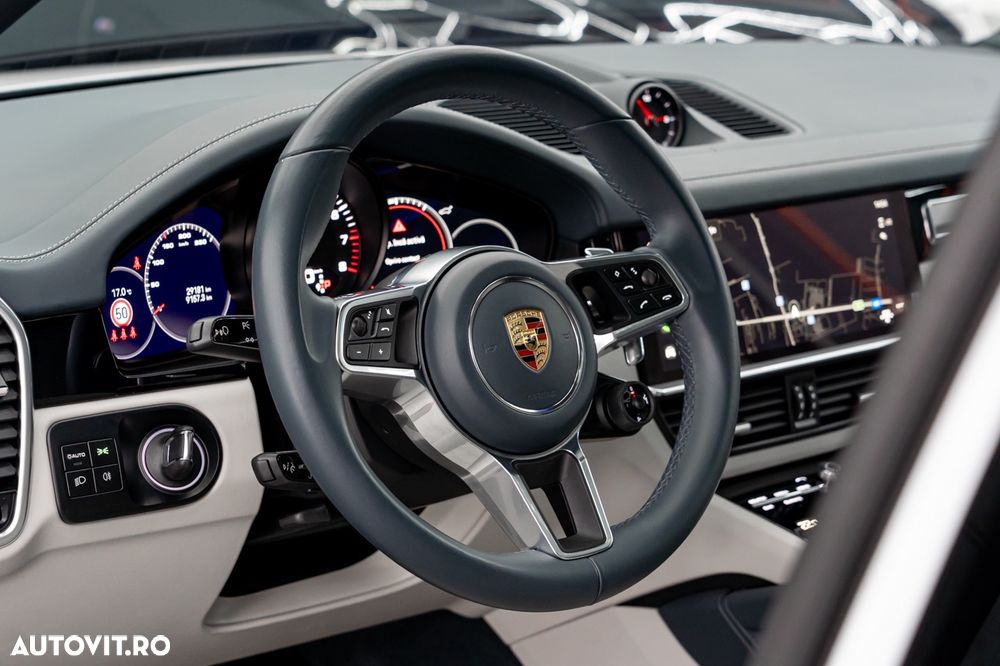 Porsche Cayenne Coupe Tiptronic S Platinum Edition - 28