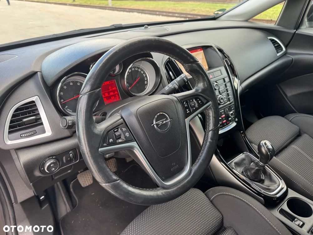 Opel Astra 1.4 Turbo Exklusiv - 12