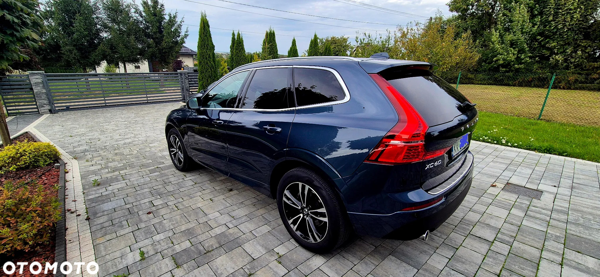 Volvo XC 60 T5 Momentum Pro - 4